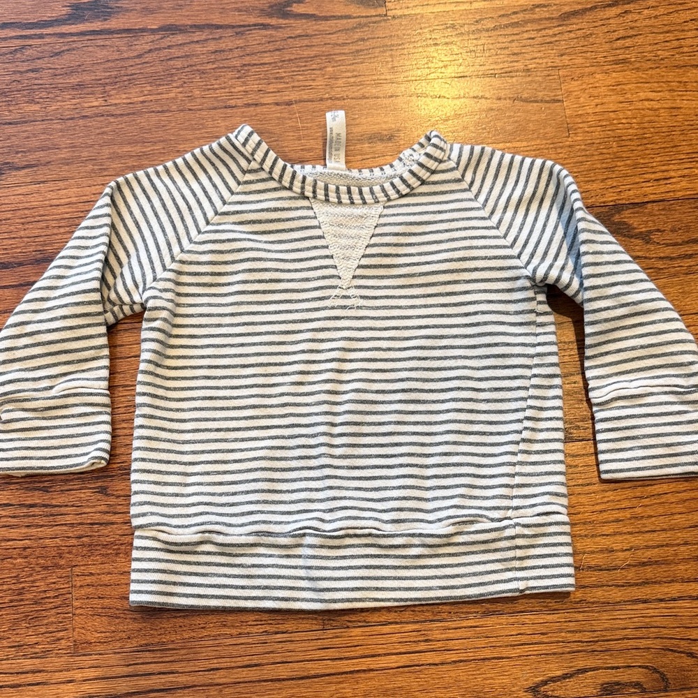 Childhoods clothing sweatshirt 18-24